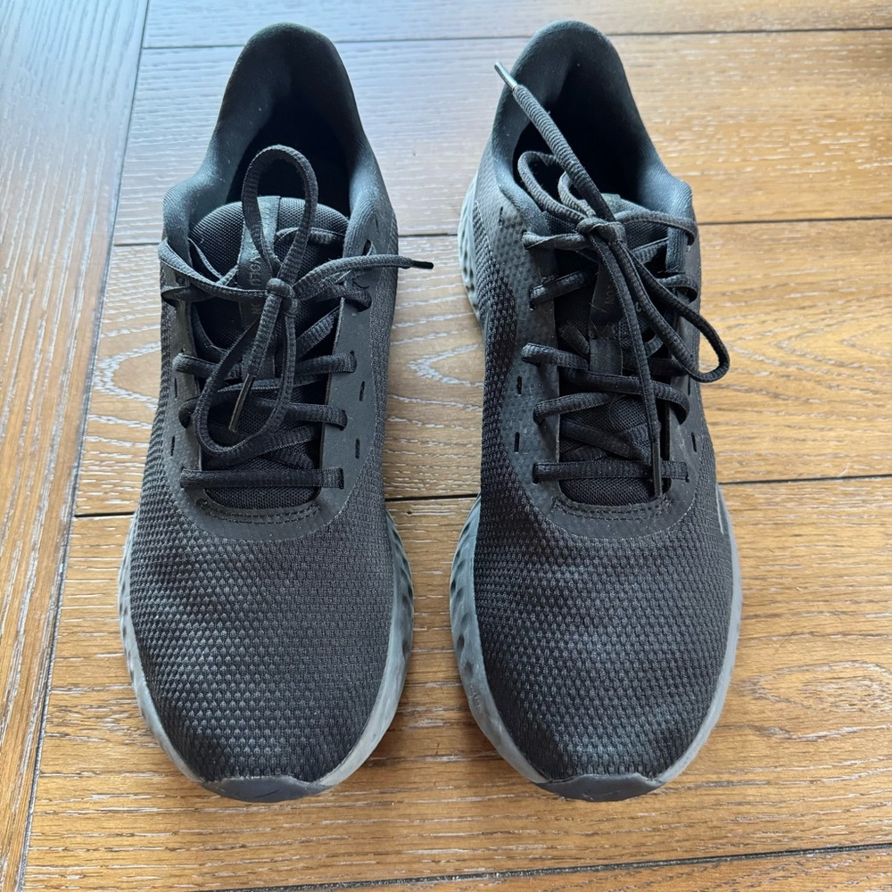 Nike Men's Black Revolution 5 Running Shoes